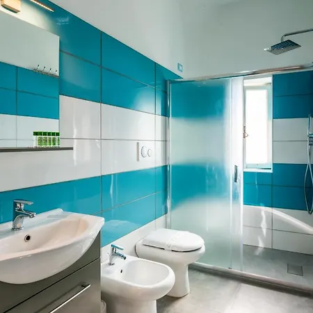 New Fishermans House Seaside, Air Conditioning & Wi-fi Holiday home