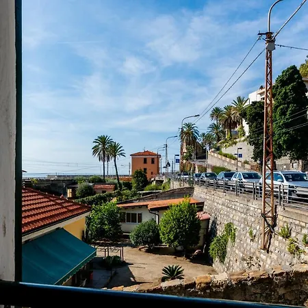 New Fishermans House Seaside, Air Conditioning & Wi-fi Holiday home *