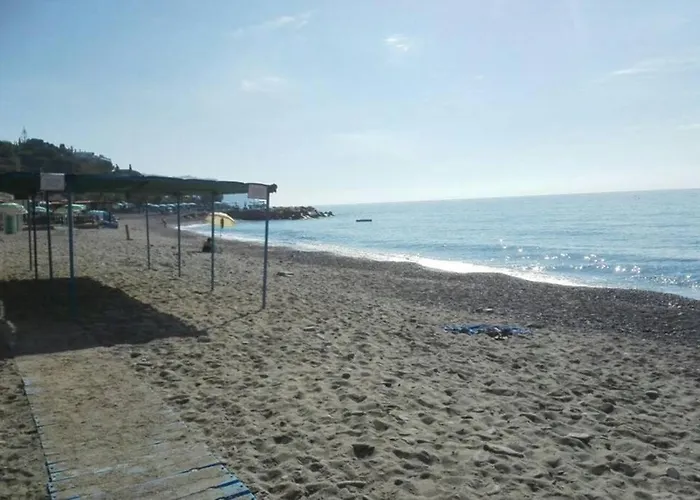 New Fishermans House Seaside, Air Conditioning & Wi-fi 펜션