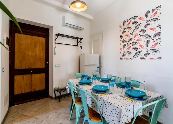 New Fishermans House Seaside, Air Conditioning & Wi-fi * Bordighera